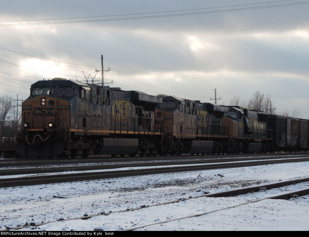 CSX 5219 on M634